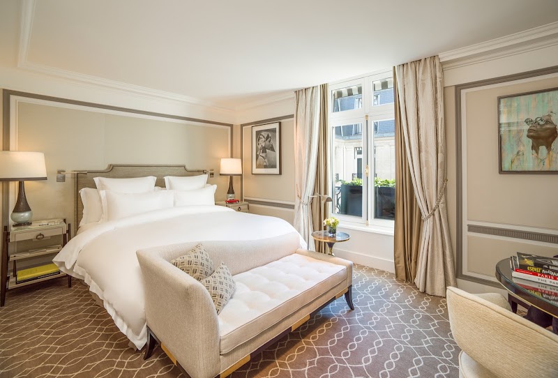 Hôtel de Crillon, A Rosewood Hotel - Hôtel de Crillon, A Rosewood Hotel 10 Pl. de la Concorde, 75008 Paris, France
