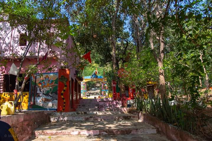 Siddhi Muni Baba Temple - Siddhi Muni Baba Temple, Kakka pahad, 846V+C39, Ratanpur, Chhattisgarh 495442, India