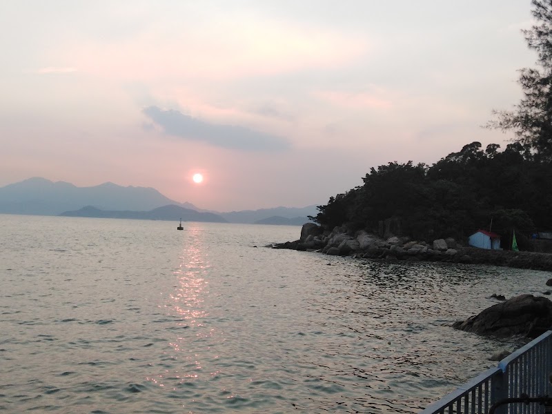 Yung Shue Wan Ferry Pier - Yung Shue Wan Ferry Pier, Yung Shue Wan Main St, Lamma Island, New Territories, Hong Kong