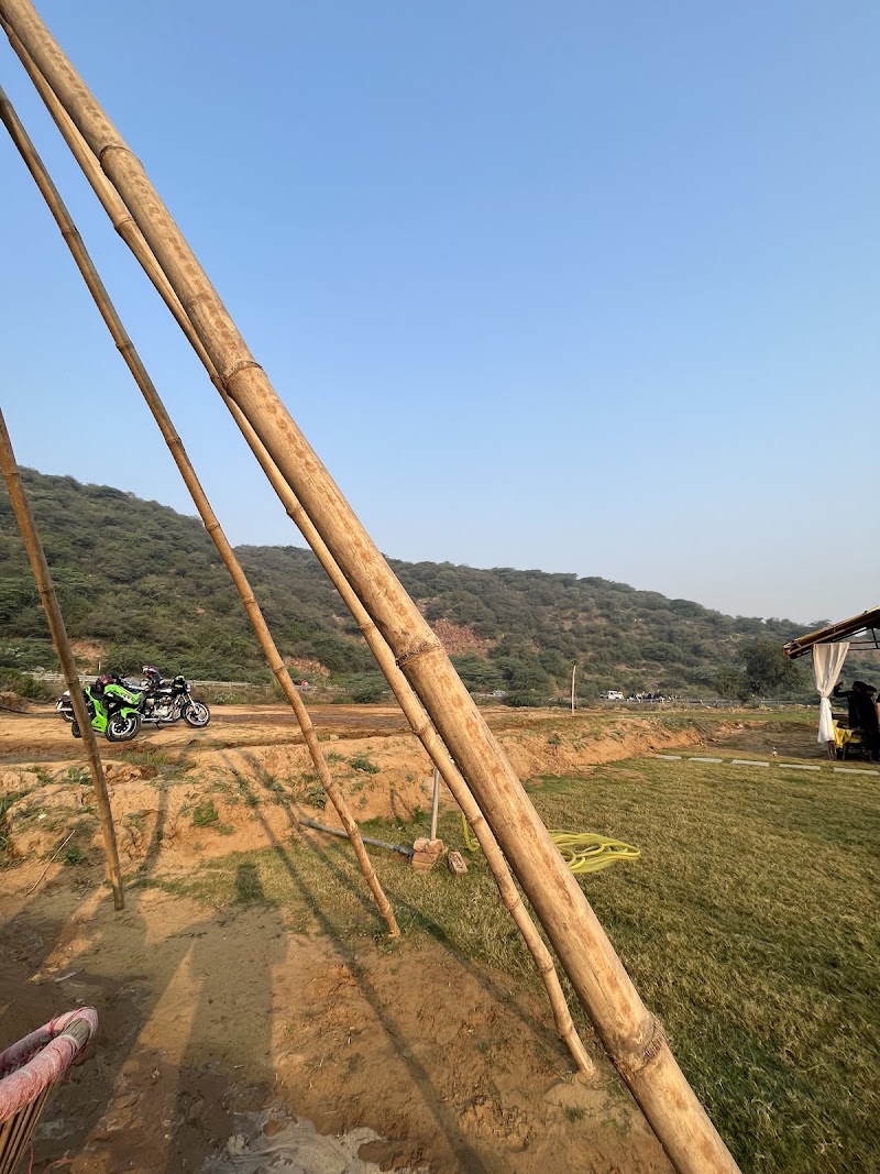 Cafe Evoke At Aravali Hills - Cafe Evoke At Aravali Hills 82Q6+J26, Garat Pur Bas, Haryana 122101, India