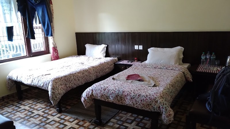 New Annapurna Guest House - New Annapurna Guest House Lakeside Rd, Pokhara 33700, Nepal