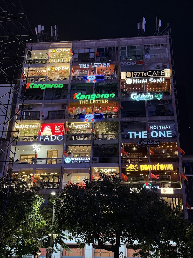 karaoke Olala - karaoke Olala, QJ4H+32, Phu Lam, Ho Chi Minh 700000, Vietnam