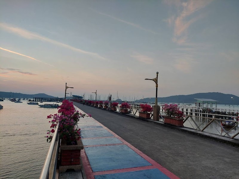 ท่าเรือฉลอง - ท่าเรือฉลอง, R8CV+8QV, Chalong, Mueang Phuket District, Phuket 83000, Thailand