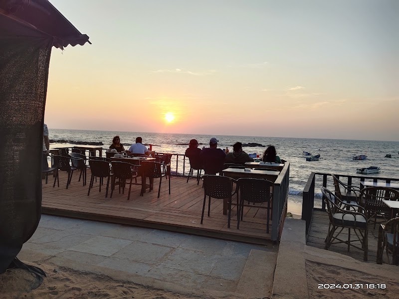 South Anjuna Beach - South Anjuna Beach, HPCR+3W2, Monteiro Vaddo, Anjuna, Goa 403509, India