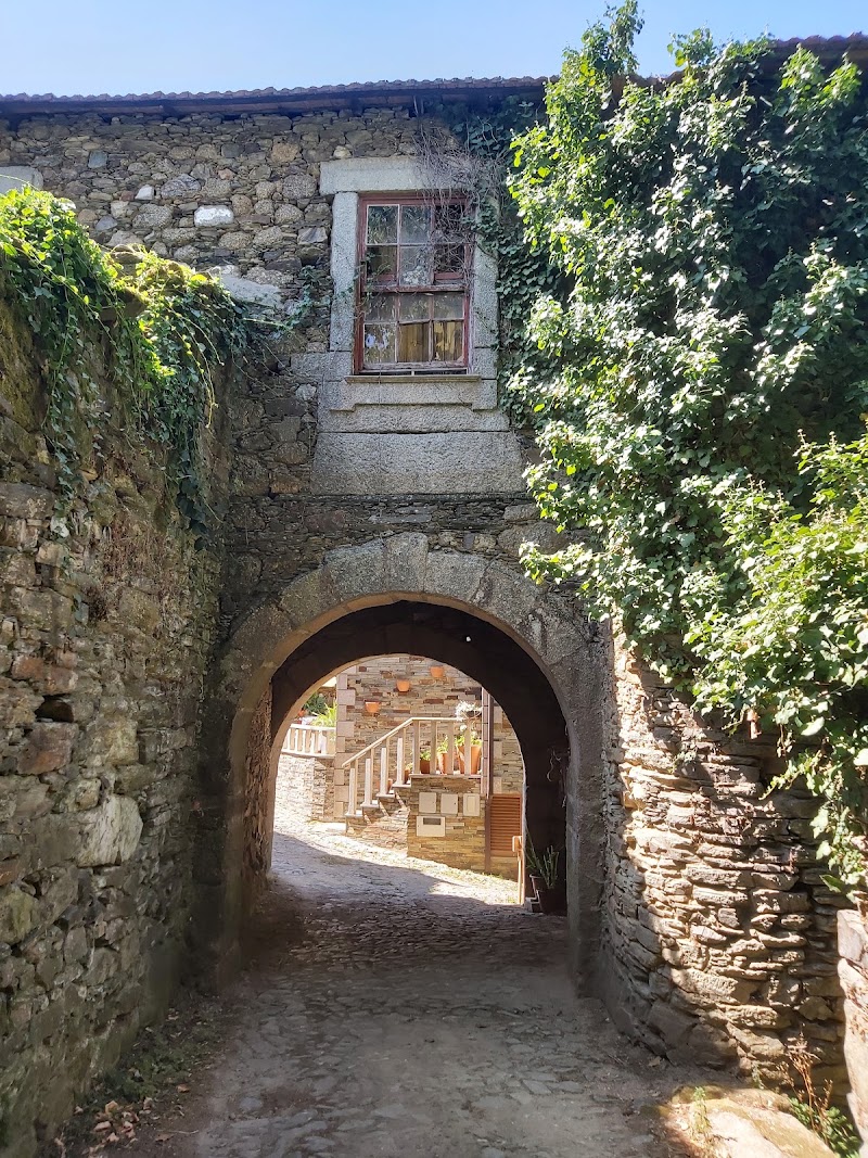 Aldeia de Xisto de Midões