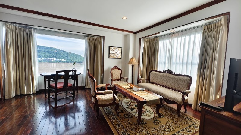 Champasak Grand Hotel - Champasak Grand Hotel, 4R68+CJ2 Mekong Riverside Road, Pakxé, Laos