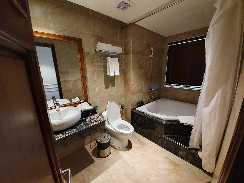 Monarque Hotel - Monarque Hotel, 238 Võ Nguyên Giáp, An Hải, Đà Nẵng 550000, Vietnam