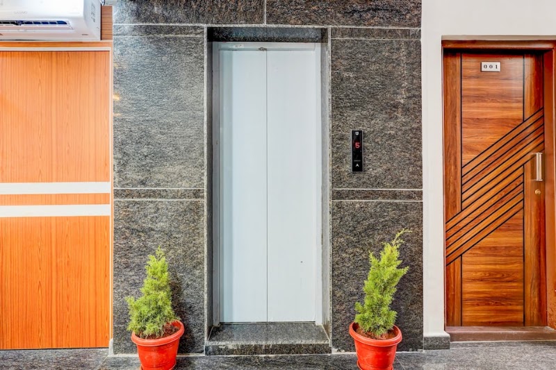 Super Townhouse by OYO Marathahalli Near Sri Nagalingeshwar Swamy Temple Formerly Hotel Avenue - Super Townhouse by OYO Marathahalli Near Sri Nagalingeshwar Swamy Temple Formerly Hotel Avenue, Property No.100, Situated at Presently known as ASHWATHNAGAR, Hobli, Varthur, presently, Munnekolala, Bengaluru, Karnataka 560037, India