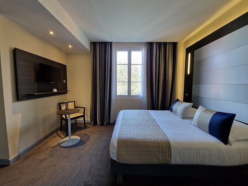 Le Saint Paul - Le Saint Paul 29 Bd Franck Pilatte, 06300 Nice, France