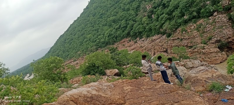 Lalkhol Waterfall (Pinda Pahar) - Lalkhol Waterfall (Pinda Pahar), 4XQM+7WR, Loharakot, Odisha 768036, India
