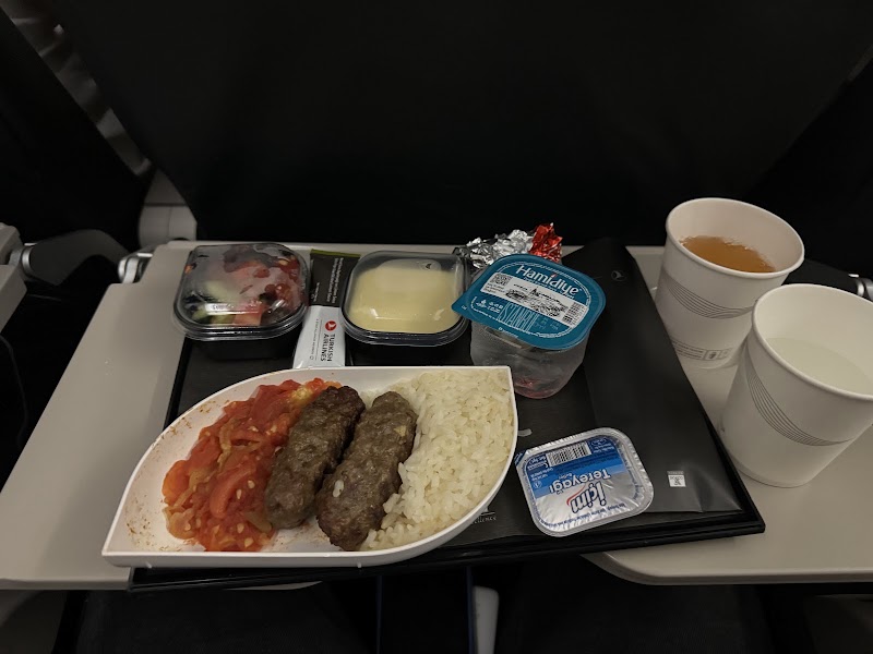 Turkish Airlines - Turkish Airlines Mimar Kemalettin, Yeniçeriler Cd. No:75/23, 34126 Fatih/İstanbul, Türkiye