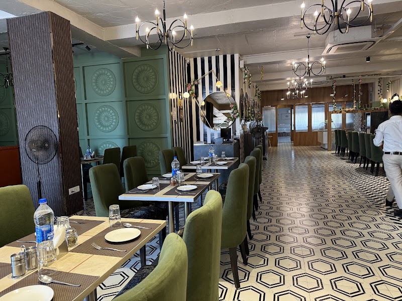 CREAM CENTRE Veg Restaurant - CREAM CENTRE Veg Restaurant 1st floor, Shiv Market, 1516, Vinoba Rd, next to Rajkamal Theatre, Devaraja Mohalla, Shivarampet, Mysuru, Karnataka 570001, India