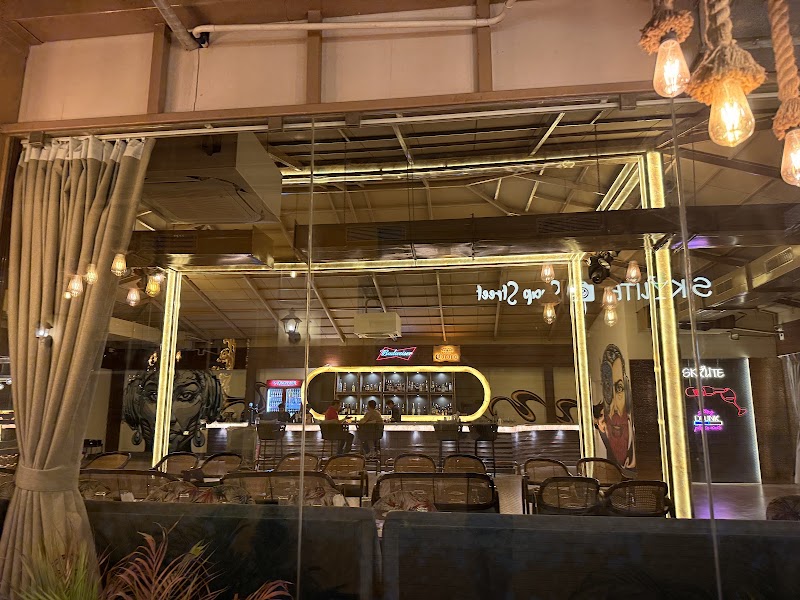 SKY LITE - SKY LITE 4th Floor, KH No.317, Fortune Mall, CTS No. 3111 & 3112, Munje Square, Sitabuldi, Nagpur, Maharashtra 440012, India