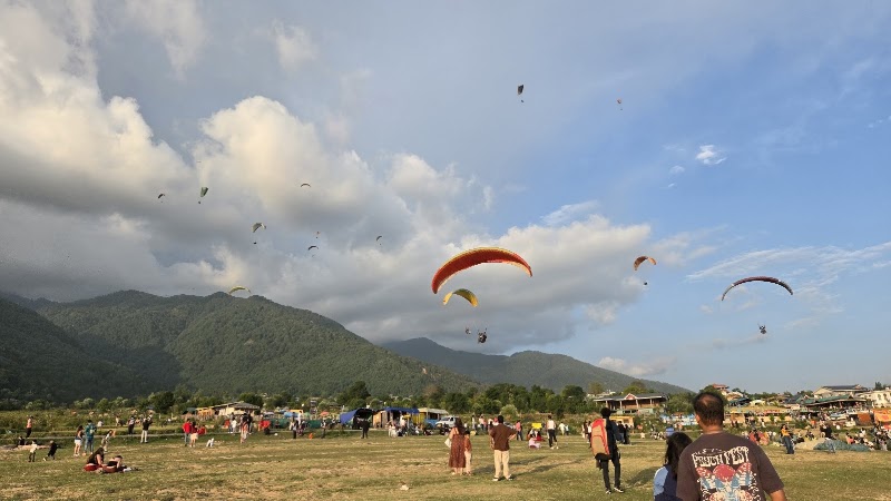 Landing Site Bir - Landing Site Bir, 2PV5+2GX, Landing Road, Bir, Suja, Himachal Pradesh 176077, India