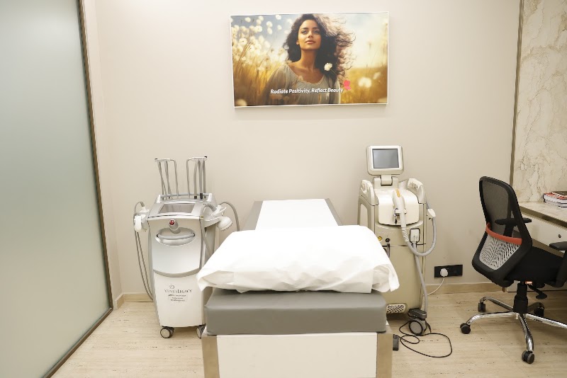 Dermcos Clinic - Dermcos Clinic 58, 972/18, Civil Line Rd, Mor Chowk, Sector 15, Gurugram, Haryana 122001, India