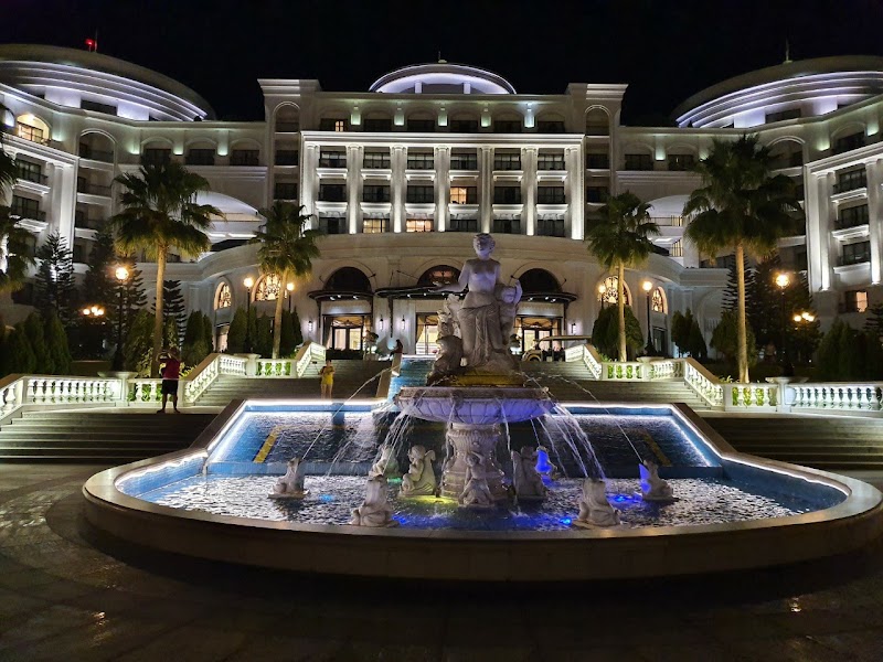 Vinpearl Resort & Spa Hạ Long - Vinpearl Resort & Spa Hạ Long, Đường Đỗ Sĩ Họa, Bãi Cháy, Quảng Ninh 200000, Vietnam