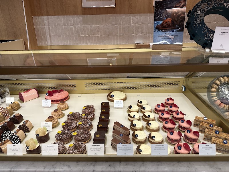 Pierre Hermé - Pierre Hermé 72 Rue Bonaparte, 75006 Paris, France