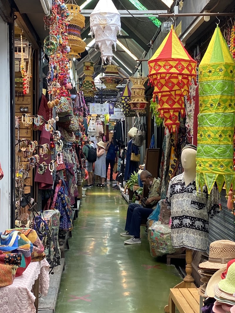 JatuJak Weekend Market - JatuJak Weekend Market QHX2+X5M, Bang Kapi, Huai Khwang, Bangkok 10900, Thailand
