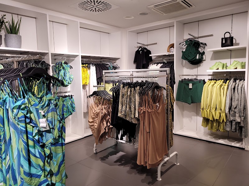 H&M - H&M Getreidegasse 5/7, 5020 Salzburg, Austria
