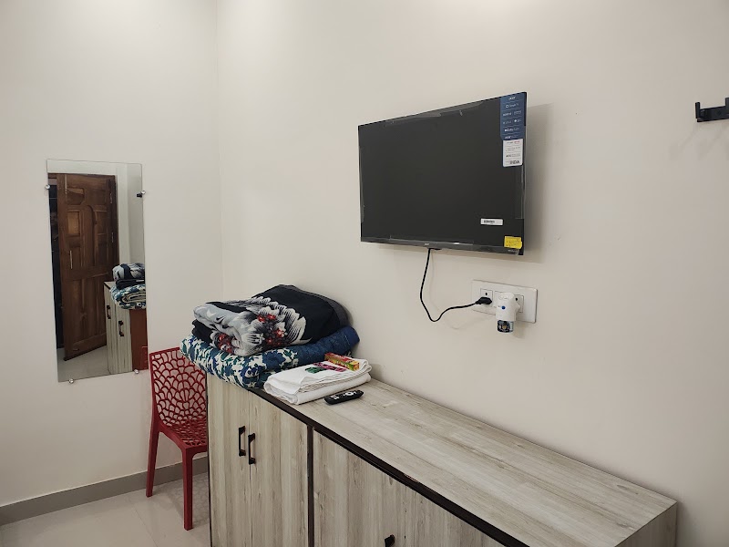 Kusum Homestay - Kusum Homestay Reliance Tower, Ayodhya Dham, 4/7/98, Raiganj Rd, near to Ram Mandir Road, Dant Dhawan Kund, New Colony, Ayodhya, Uttar Pradesh 224123, India
