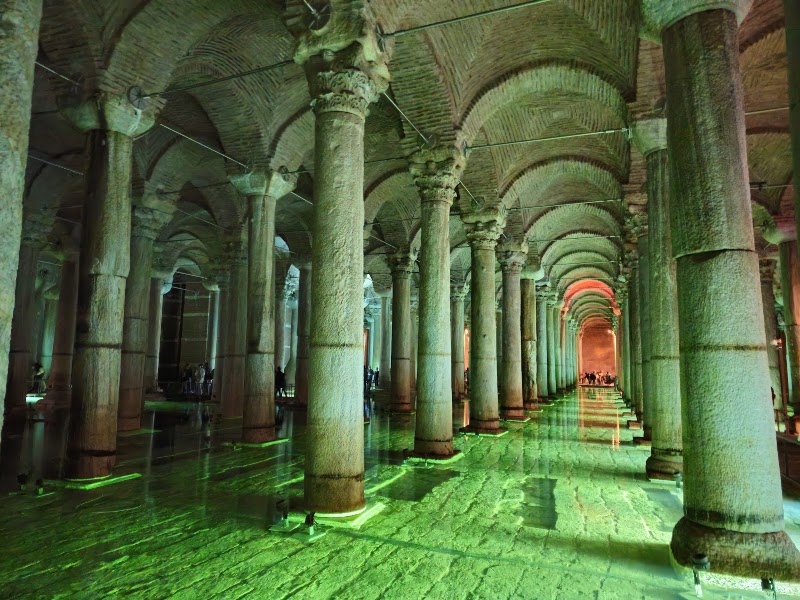Basilica Cistern - Basilica Cistern Alemdar, Yerebatan Cd. 1/3, 34110 Fatih/İstanbul, Türkiye