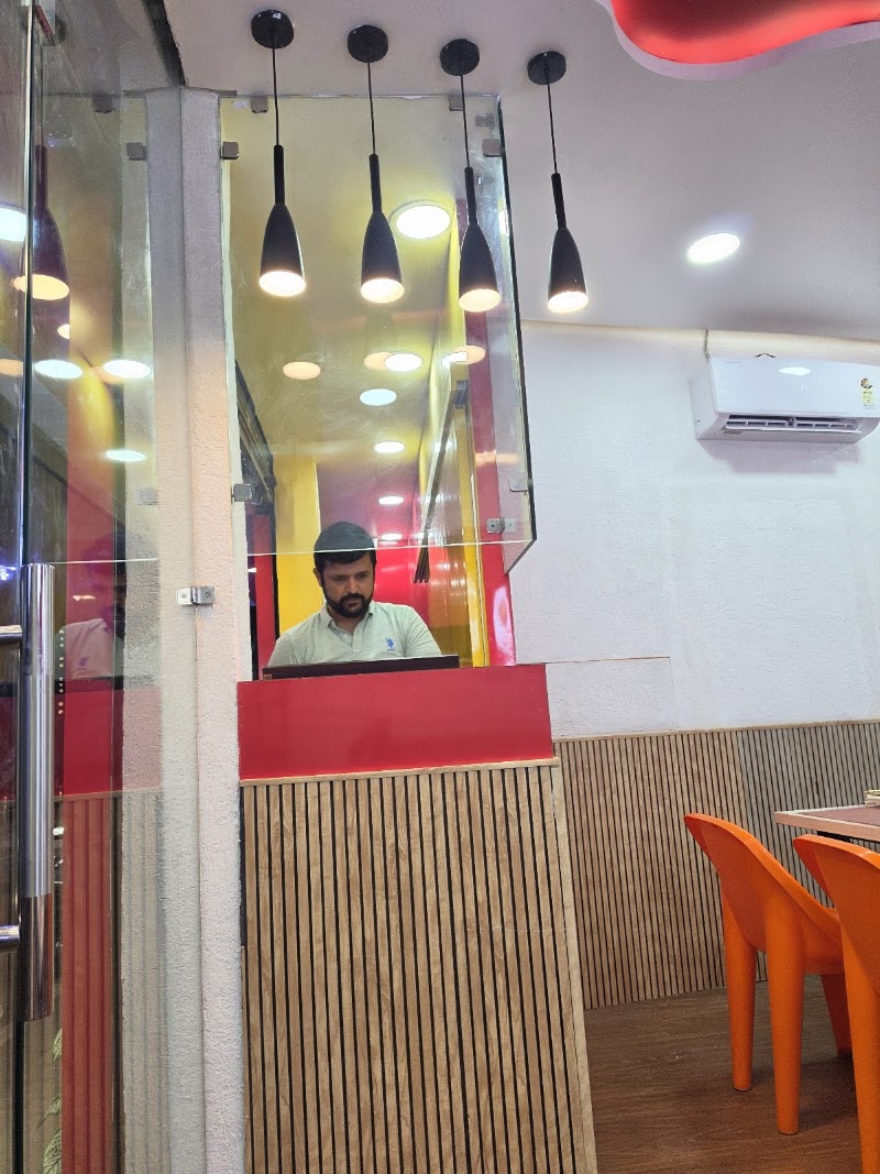 The VadaPav Co. - The VadaPav Co., Main Road, Sector 1, Jagriti Nagar, Devendra Nagar, Raipur, Chhattisgarh 492001, India
