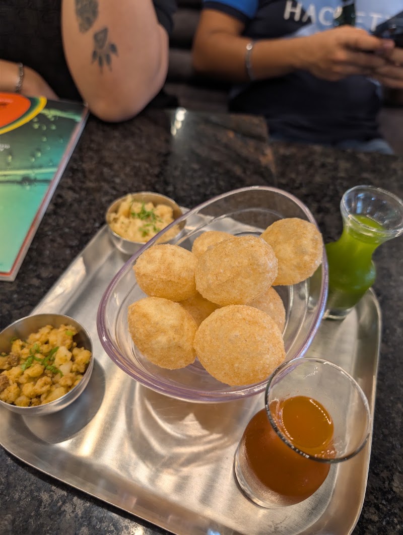 Veggie Veg - Veggie Veg 1st Floor, 142/32, Mahatma Gandhi Marg, Civil Lines, Prayagraj, Uttar Pradesh 211001, India