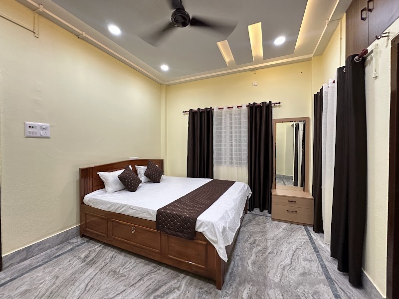 Whitewoods Stay - Whitewoods Stay PC2Q+QF2, Satyajit Roy Rd Bylane, Ward 23, Subhas Pally, Siliguri, West Bengal 734006, India