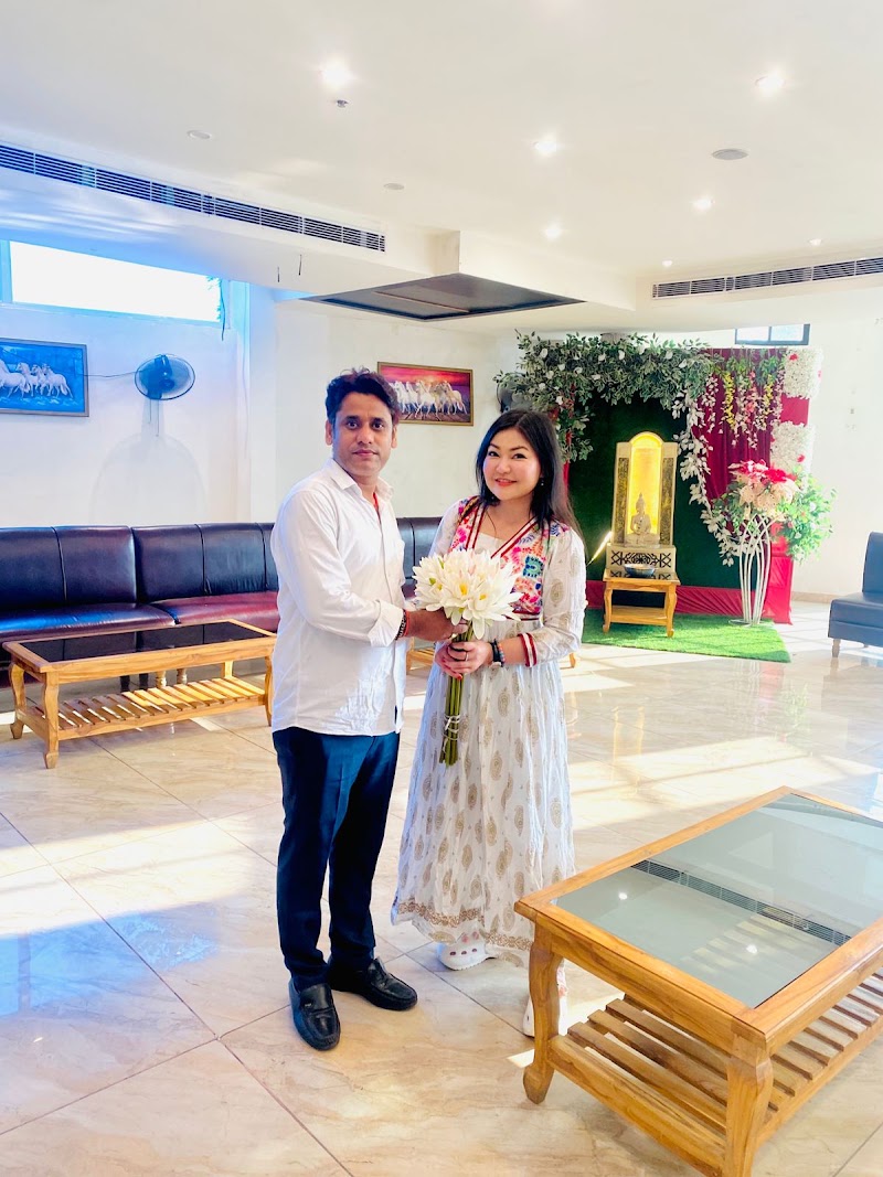 Happy Holidays : Best Tour and Travel Company in Bodhgaya - Happy Holidays : Best Tour and Travel Company in Bodhgaya Japanese Temple Road, near Hotel Sujata, Bodh Gaya, Bihar 824231, India