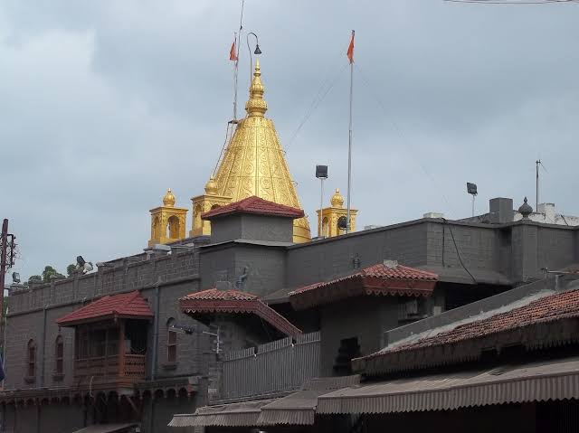 Sai temple Gate No. 4 - Sai temple Gate No. 4, QF8G+CF5, Mauli Nagar, Shirdi, Maharashtra 423109, India