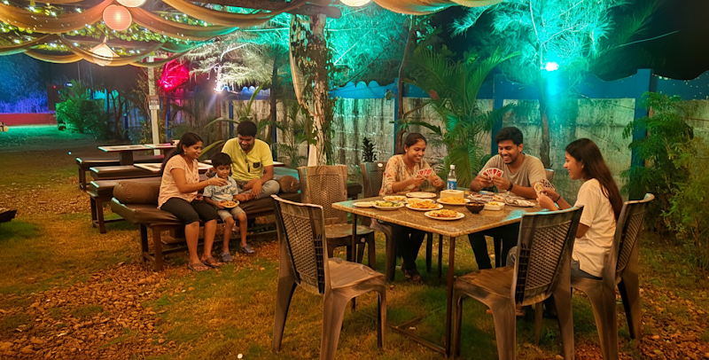 Marine - Uana Cafe, Dorm & Lounge, Gokarna