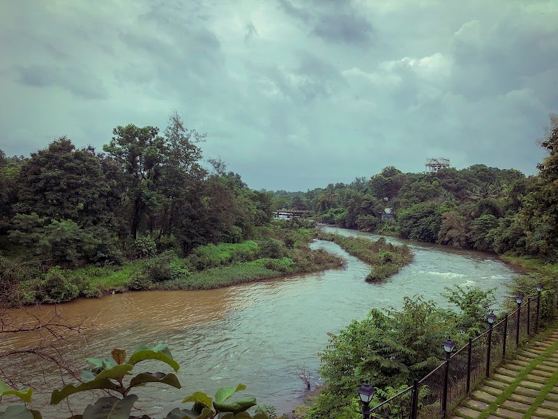 Riverfront Manor By Saffron Stay - Riverfront Manor By Saffron Stay X9VG+M9J, Kalamboli Tarf Waredi, Maharashtra 410201, India