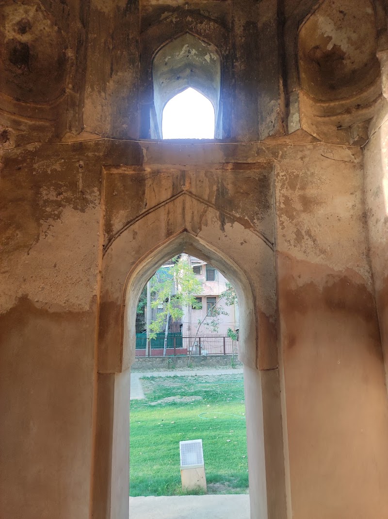 Chhoti Gumti - Chhoti Gumti K, 40, Block K, Green Park, New Delhi, Delhi 110016, India