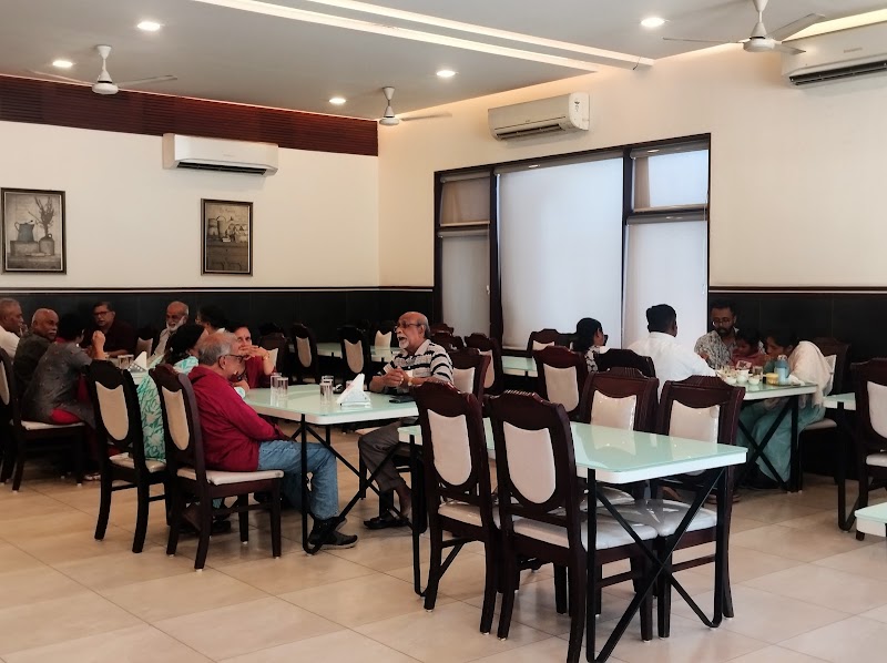 WHITE HOUSE RESTAURANT - WHITE HOUSE RESTAURANT Wayanad Rd, near Odungakadu Makham, Engapuzha, Puduppadi, Kozhikode, Keralam 673586, India