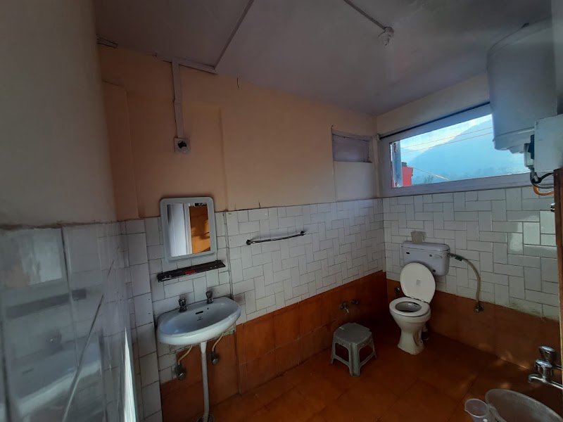 Hill View Guest House - Hill View Guest House, Halwai Gali, behind Laxmi Talkies, Main Bazar, Mohalla Sapri, Chamba, Himachal Pradesh 176310, India