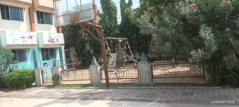 Holy Cross School Shailendra Nagar (Part Of Holy Cross Byron Bazar) - Holy Cross School Shailendra Nagar (Part Of Holy Cross Byron Bazar), 6JJX+3VP Holi Cross School, Pension Bada Rd, Janta Colony, Raipur, Chhattisgarh 492001, India