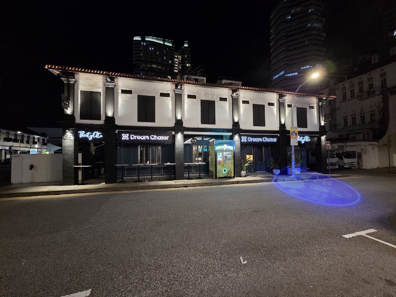 Dream Chaser Boutique Capsule Hotel