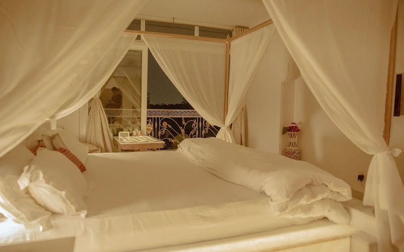 Luxury Vibes Stay - Luxury Vibes Stay 51 A, Hauz Khas Fort Rd, Hauz Khas Village, Deer Park, Hauz Khas, New Delhi, Delhi 110016, India