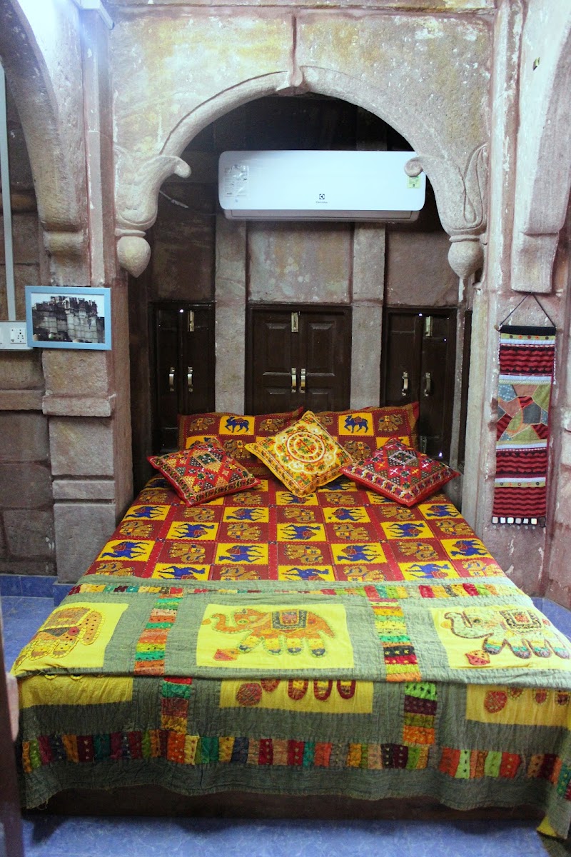 Geeta Mahal {Home Stay} - Geeta Mahal {Home Stay} mehron ka chowk, Naya bas, Sodagaran Mohalla, Jodhpur, Rajasthan 342001, India