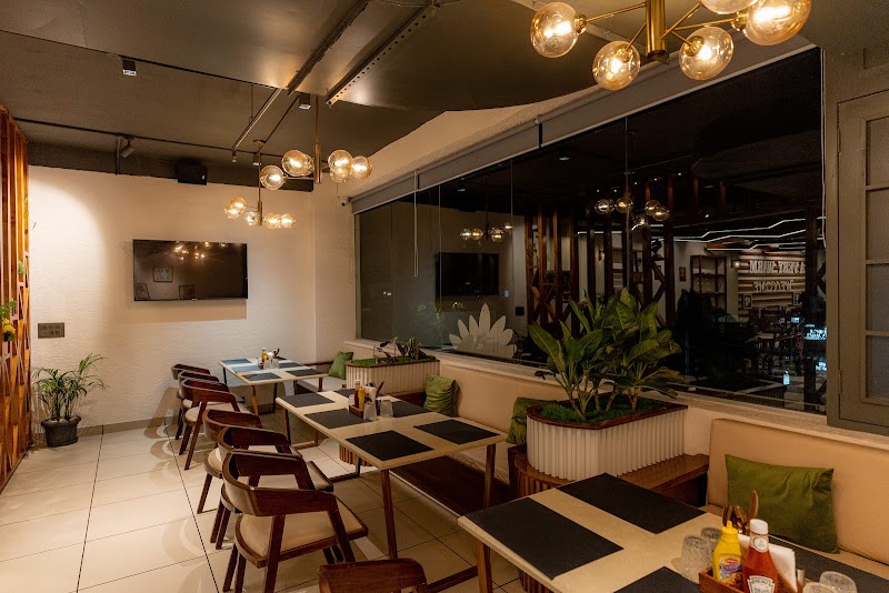 La Moda Cafe & Restaurant