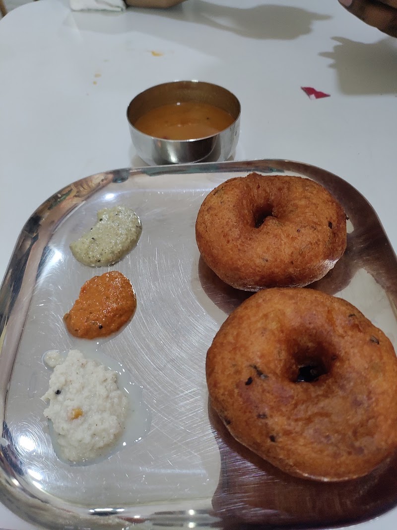 Bengaluru Express - Bengaluru Express, Infront of Food Court, Katora Talab, Civil Lines, Raipur, Chhattisgarh 492001, India