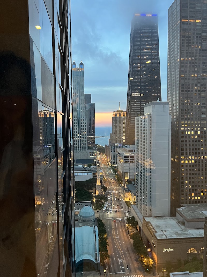 Home - The Ritz-Carlton Residences, Chicago - Home - The Ritz-Carlton Residences, Chicago 118 E Erie St, Chicago, IL 60611, USA