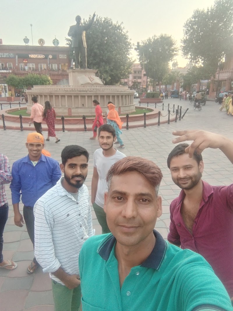 Near - Near, Golden Temple Rd, Katra Ahluwalia, Amritsar, Amritsar Cantt., Punjab 143006, India