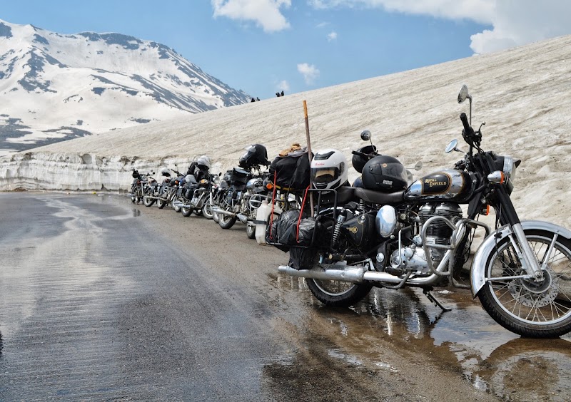 Ashtvinayak Travels - Ashtvinayak Travels, Under Hotel Snow Mountain, opposite to Tibetan monastery, Siyal, Manali, Himachal Pradesh 175131, India