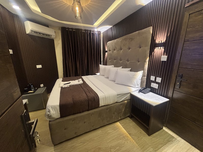 Presken hotel Mojidi - Presken hotel Mojidi 16 Mojidi St, Allen, Ikeja 101233, Lagos, Nigeria