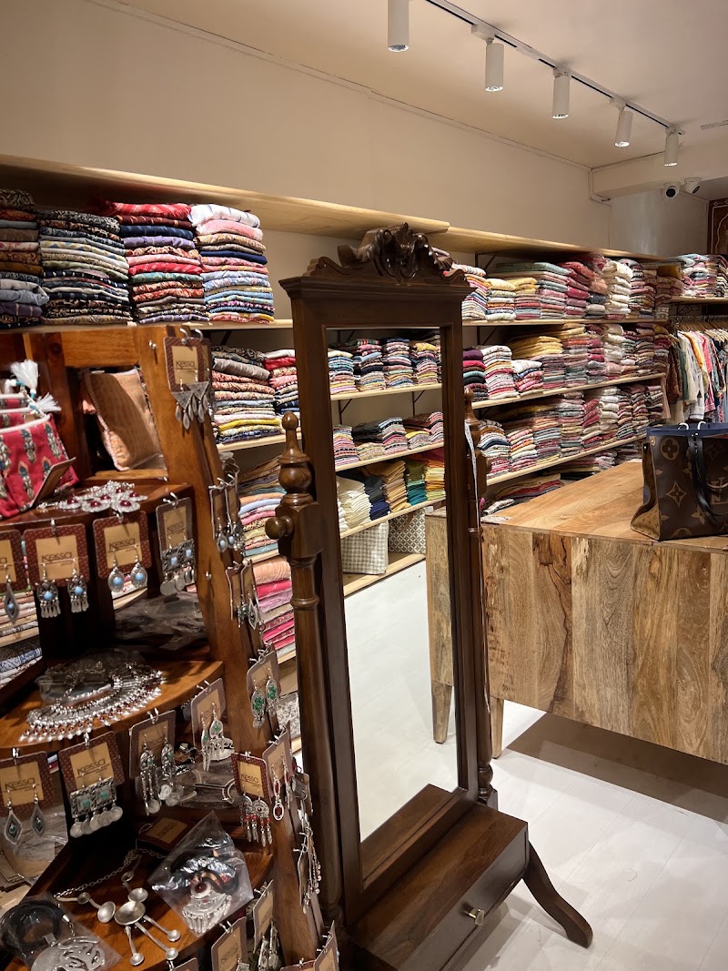 KUSVAA - KUSVAA Ground Floor, N Block Market, N-8, Hansraj Gupta Rd, N Block, Greater Kailash I, New Delhi, Delhi 110048, India