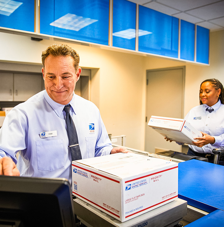 United States Postal Service - United States Postal Service 300 Broadway Lbby, Revere, MA 02151, USA