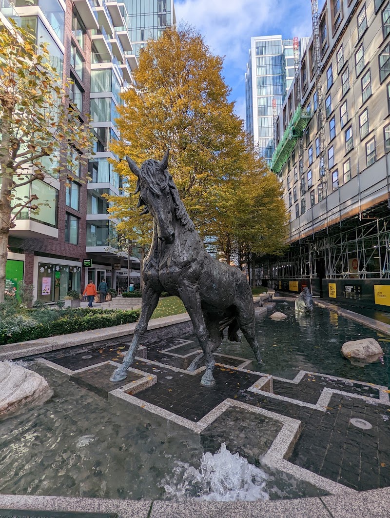 The Running Horse - The Running Horse Aldgate East, The Running Horse, 7 Piazza Walk, London E1 8FU, UK