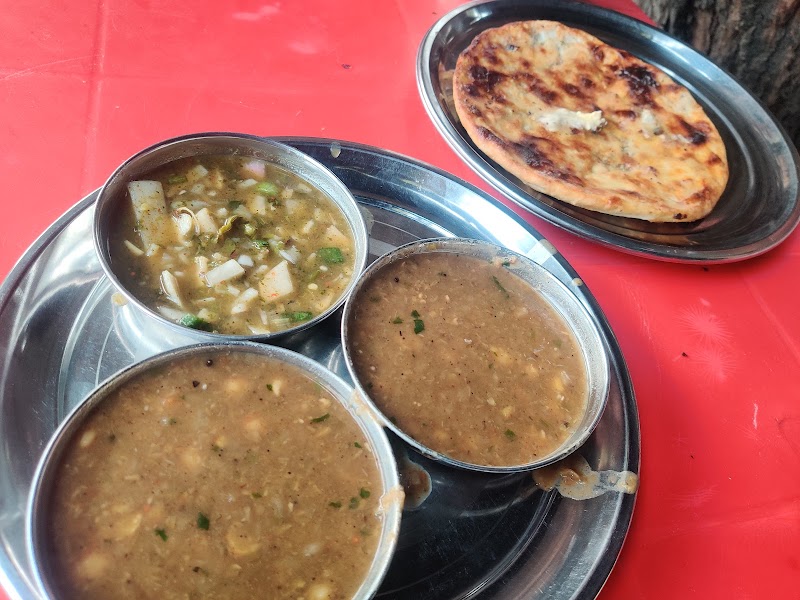 All India Famous Amritsari Kulcha - All India Famous Amritsari Kulcha, Maqbool Road, JVX9+VQG, near Race Course Road, crossing, Amritsar, Punjab 143001, India