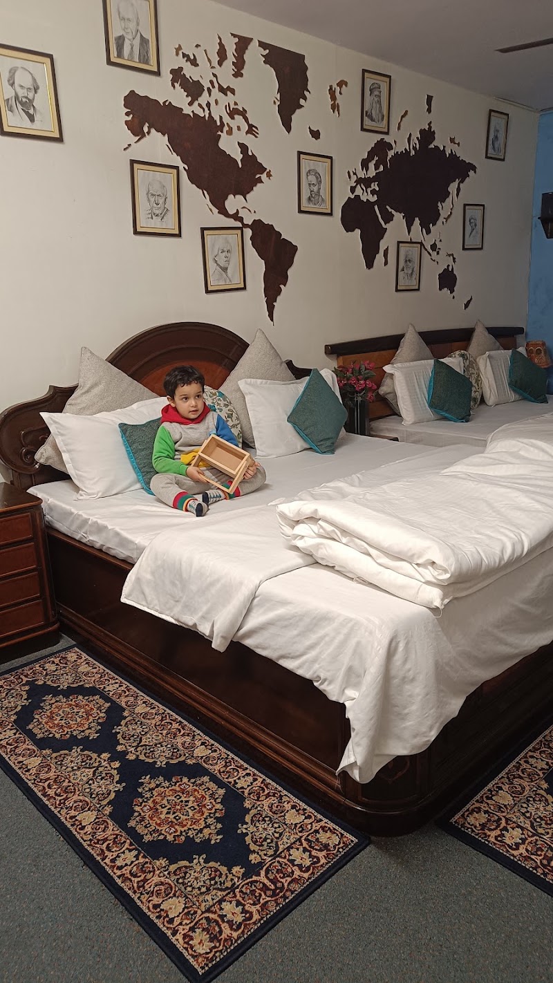Aayam Art Residency & Studio - Aayam Art Residency & Studio SB-1E, Kalaneri Art Gallery, Jawahar Lal Nehru Marg, opp. OTS, Mahesh Nagar Phatak, Bajaj Nagar, Jaipur, Rajasthan 302017, India